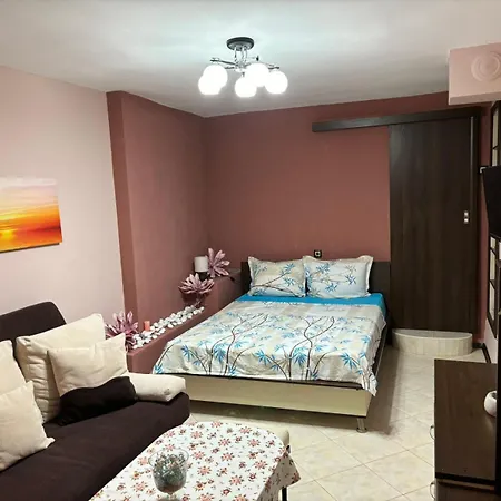 партерен Sunny Garden