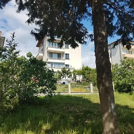 партерен Sunny Garden 아파트