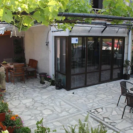 아파트 партерен Sunny Garden